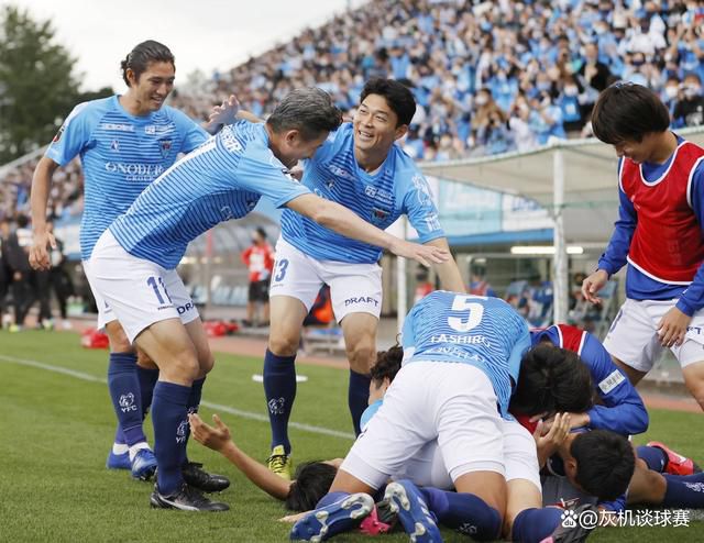 　　　　4、白鹿村风雨五十年　　　　还有一种不太主流的做法，索性不要主线和主角了，直接的群像戏，把兵匪患，瘟疫、饥馑的整体感受弄出来，人物拍的奇异一点癫狂一点，狂加隐喻意味，黄土高原般的库斯图里卡或安哲罗普洛斯，最少装神弄鬼是够了。